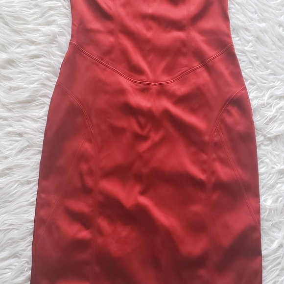 Tristan classy and structured red cocktail dress - Picture 6 of 12